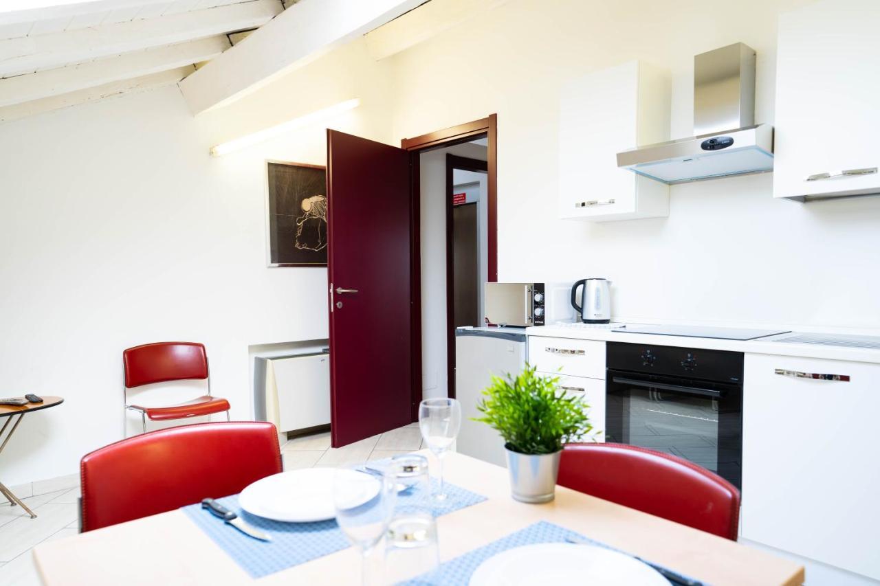 V12 Apartments - Vittoria 12 Νοβάρα Εξωτερικό φωτογραφία