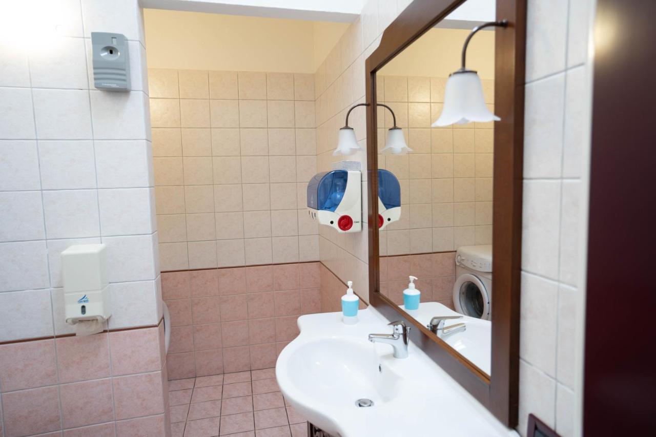 V12 Apartments - Vittoria 12 Νοβάρα Εξωτερικό φωτογραφία